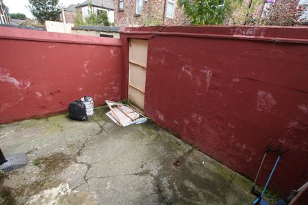 3 bedroom terraced house to rent - Photo 3