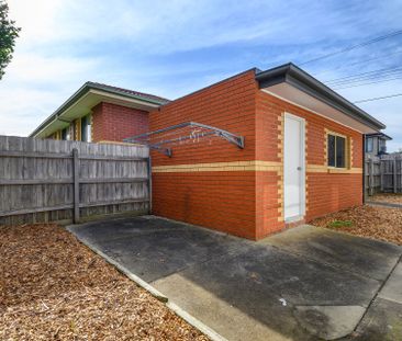 Spacious 3-Bedroom Unit - Photo 2