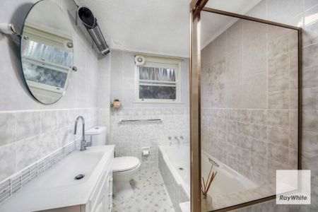 Spacious Two Bedroom Apartment Located for Lifestyle - Photo 5