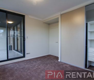 Spacious one bedroom apartment for lease ! Walking distance to Nor west business park. - Photo 2