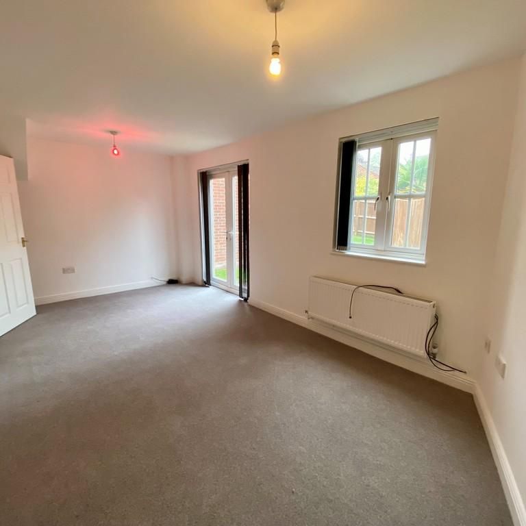 2 bedroom semi-detached house to rent - Photo 1