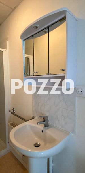 Location studio meublé à VIRE NORMANDIE - Photo 2