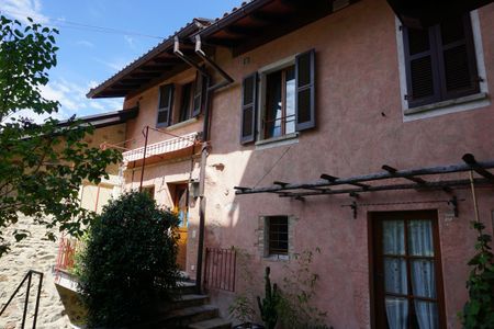 OLD VILLAGE CORE CABIN WITH GARDEN - Photo 4