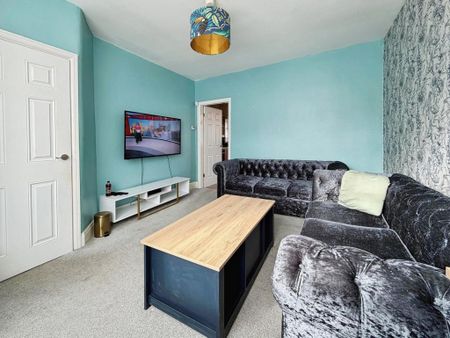 3 bedroom terraced house to rent - Photo 2