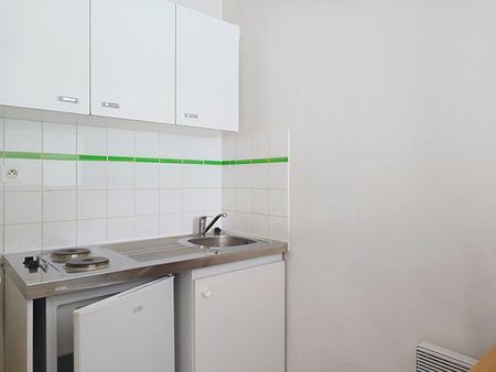 Appartement à louer - REIMS POMMERY - Photo 2
