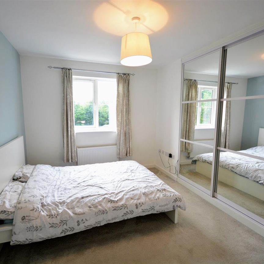 Winter Close, Epsom, Surrey, KT17 1AN - Photo 1