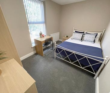 6 bedroom terraced house to rent - Photo 5