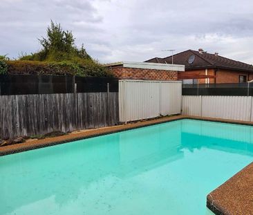 Strathfield - Photo 5