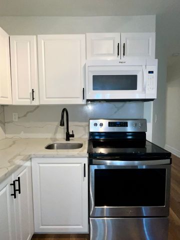 For Lease - 86 Carlaw Avenue, Toronto, Ontario - Photo 4