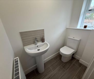 3 bedroom semi-detached house to rent - Photo 4