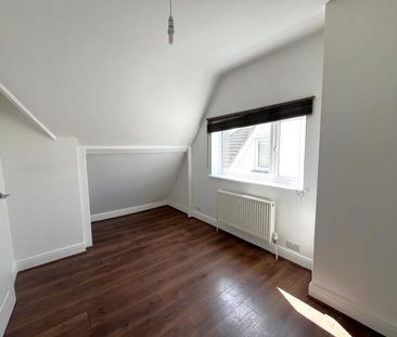 Bryanstone Avenue, Guildford - 3 bedrooms Property for lettings - S... - Photo 5