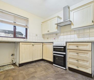 Ground floor flat to rent on - Photo 6