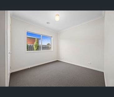5/1114 Gregory Street, Lake Wendouree, Vic 3350 - Photo 2