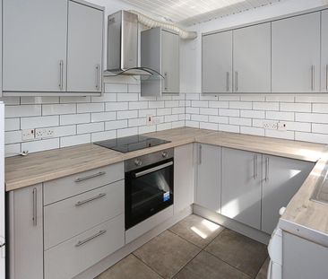 16 Empire Parade, BT126GN, Belfast - Photo 6