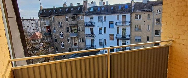 2 Zimmer Dachgeschoss Hobbyraum mit Küche,Balkon und WC - Photo 1