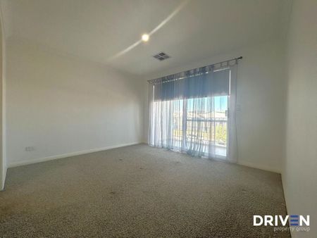 Near-New 4x2 Double-Storey Home in Prime Currambine Location - Photo 5