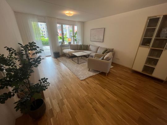 Fridensborgsvägen, Solna - Photo 1