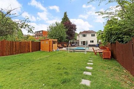 Edgwarebury Lane, Edgware, Middlesex, HA8 - Photo 5