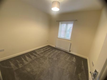 3 bedroom end of terrace house to rent - Photo 2