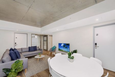 6 Bedroom Apartment - Photo 4