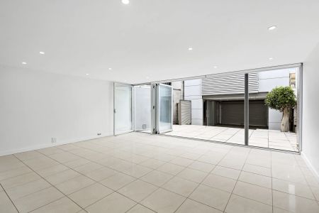 79 Albion Street, South Yarra. - Photo 2