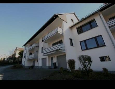 Zentral gelegene 2 Zimmer Wohnung mit Balkon und Garage - Photo 1