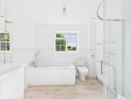 4 bedroom detached house to rent - Photo 5
