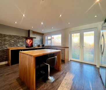 3 bedroom semi-detached house to rent - Photo 5