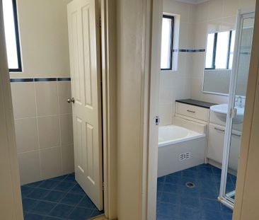 The Entrance North - Photo 6