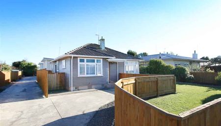 Cozy renovated house great location. - Photo 4