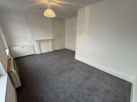 First Floor Flat, Queen Street, Dawlish, Devon, EX7 - Photo 2