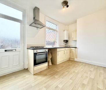 2 bedroom terraced house to rent - Photo 4