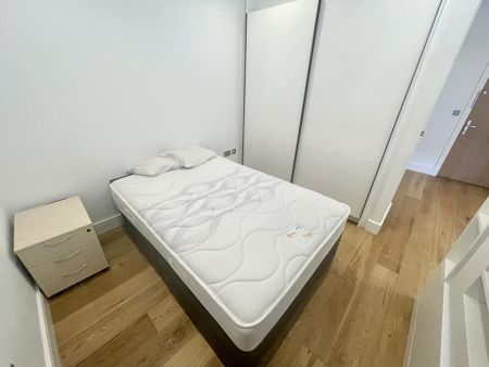 Studio to rent - Photo 2