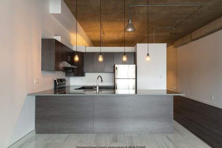 Executive Loft - Photo 3