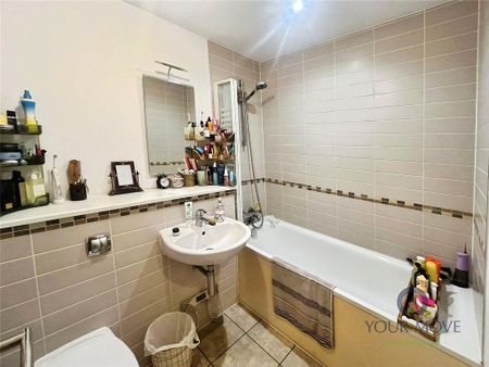 2 bedroom end of terrace house to rent - Photo 5