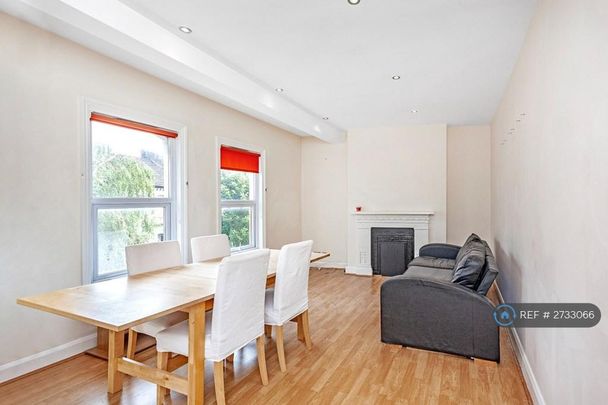 3 bedroom flat to rent - Photo 1