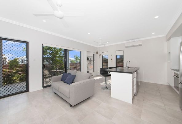 Contemporary Comfort, 2 Bed, 2 Bath Home in Oonoonba! - Photo 1