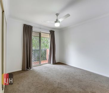 REFURBISHED, 2 BEDROOM APARTMENT IN NEWMARKET - Photo 4