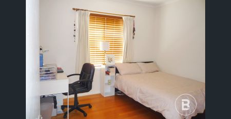 2 Bedroom unit in popular Kennington - Photo 2