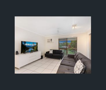 Fantastic Apartment in Great Location - Photo 2