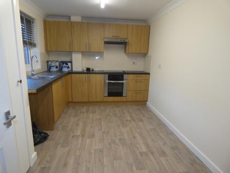 2 bedroom terraced house to rent - Photo 5