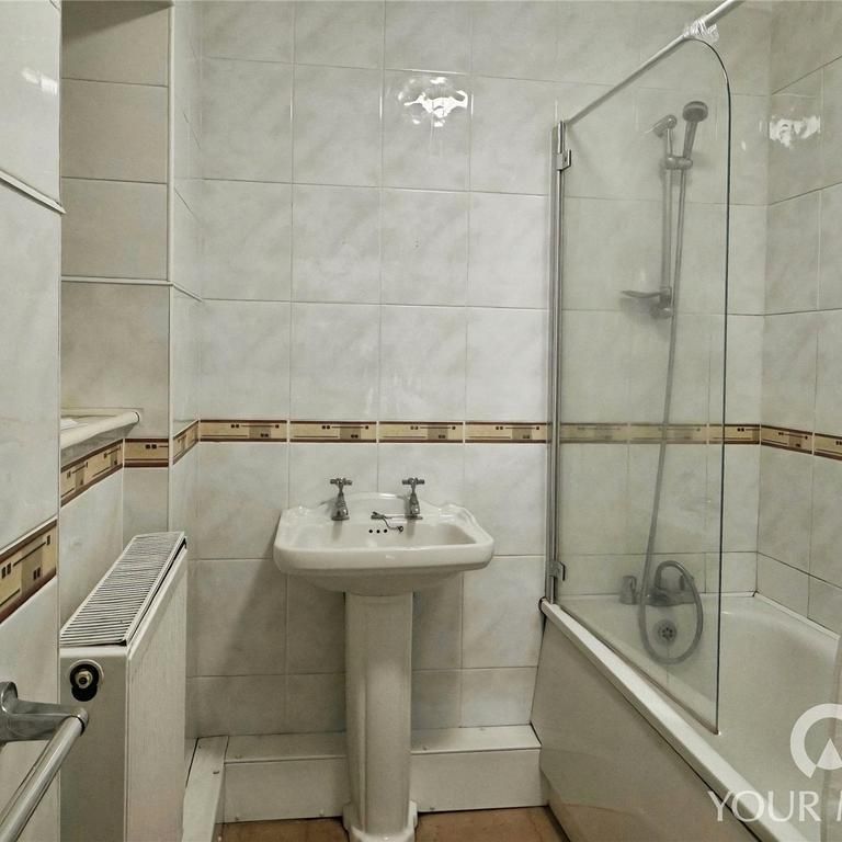 2 bedroom maisonette to rent - Photo 1
