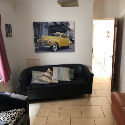 6 Bed - St Helens Avenue, , - Photo 1