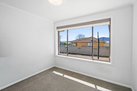 Charming Home in the Heart of Glenorchy - Photo 4