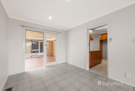 Lovely 4 Bedroom Family Home! - Photo 2