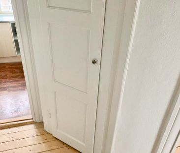 Rummelig 2 værelses lejlighed i vestbyen - Photo 1