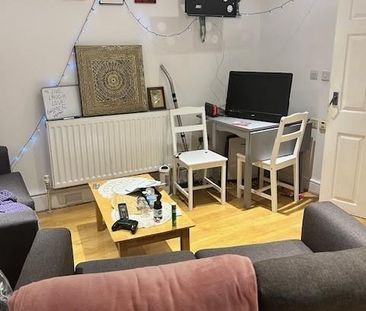 2 bedroom flat to rent - Photo 3