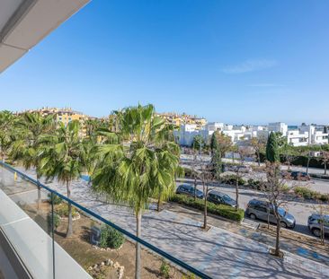 Apartamento de alquiler en Av. Burgos, 26, 29670 San Pedro Alcántar... - Photo 3