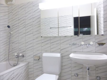 "Moderne, helle Parterrewohnung" - Photo 5