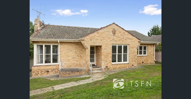 Great location in popular Flora Hill - Photo 1